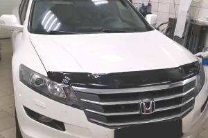 Хонда Кросстур готовится к замене радиатора печки