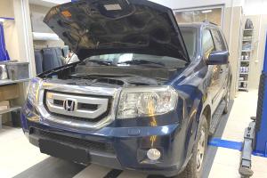 Хонда Пилот готовится к замене прокладки клапанной крышки