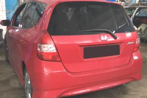 Хонда Джаз в сервисе на замене пружин подвески