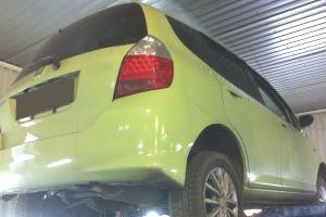 Хонда Джаз в процессе замены сцепления