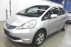 Хонда Джаз в автотехцентре после замены генератора