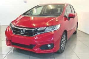 Хонда Джаз в автотехцентре после замены втулок стабилизатора