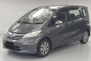 Хонда Фрид после замены радиатора в автотехцентре