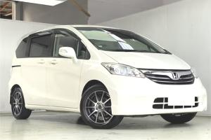 Хонда Фрид после замены фильтра салона в автотехцентре