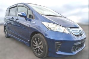 Хонда Фрид после схода-развала в автотехцентре