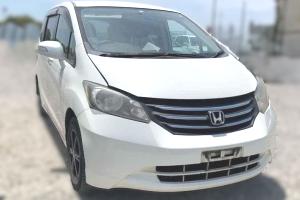 Хонда Фрид после замены моторного масла и фильтра в автотехцентре