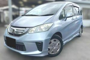 Хонда Фрид после замены прокладки клапанной крышки