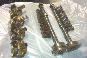 распредвалы и поршни